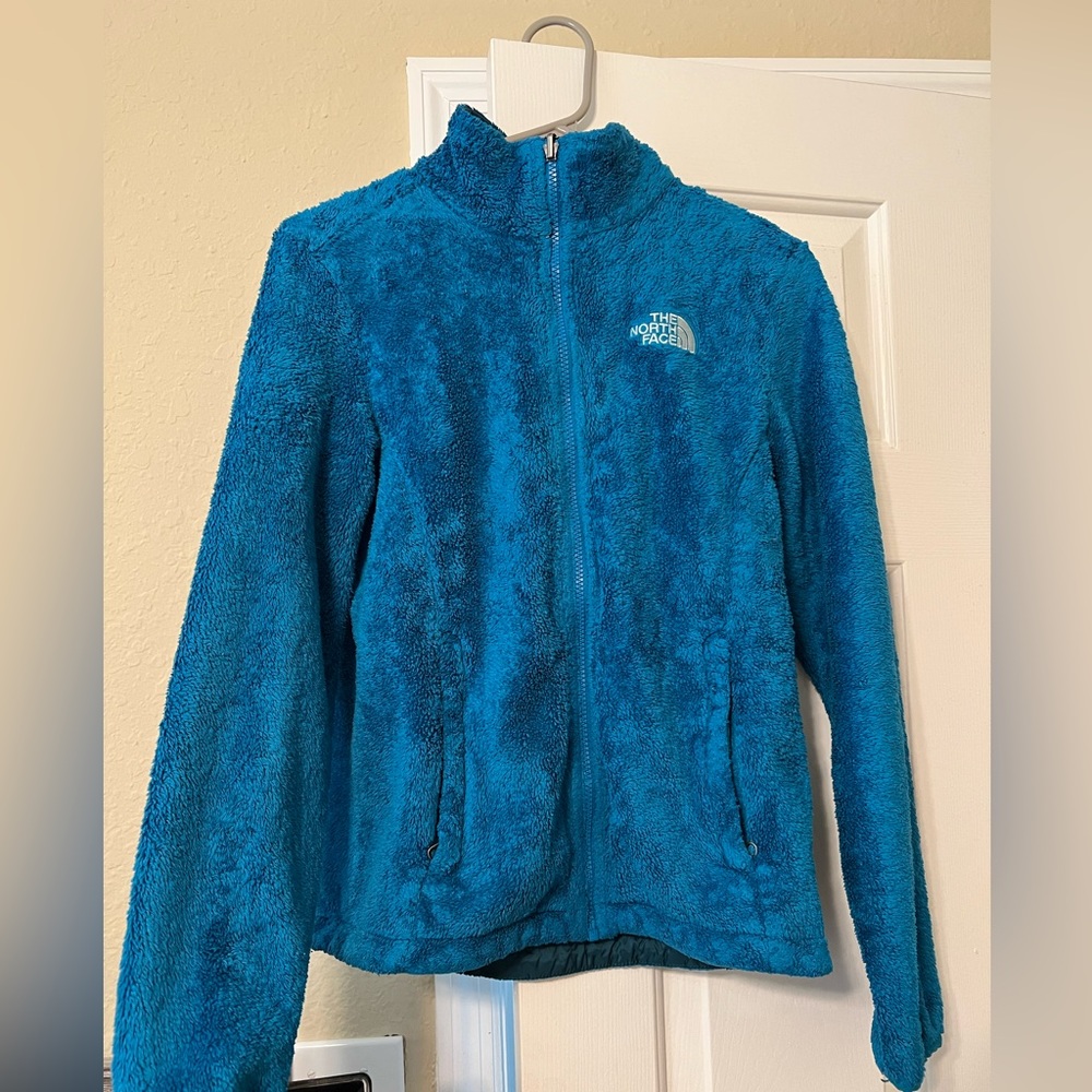 🔥The North Face Osito Jacket, size Small, in a gorgeous blue color!